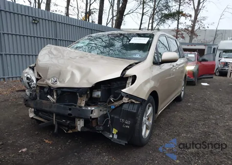 2014 Toyota Sienna Le V6 8 Passenger from USA, damaged, VIN 5TDKK3DC3ES405766
